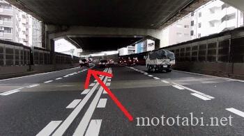 首都高C2左方向へ進む → 4車線のうち、右2車線は東北自動車道へ
