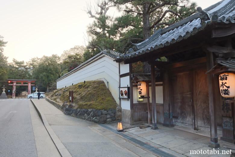 JR奈良駅から・三条通り