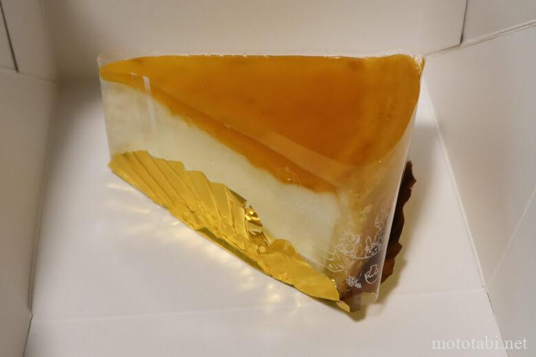 チーズケーキ/デリチュース・箱に入っている状態